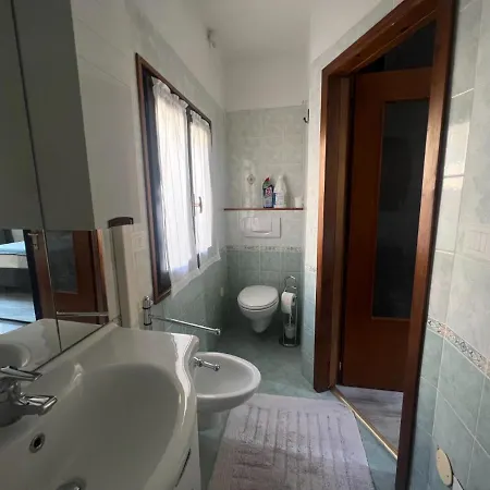 In Central Square With Lake View Apartment *