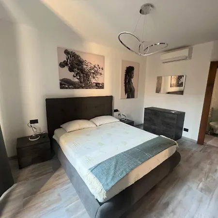 アパート In Central Square With Lake View レンノ